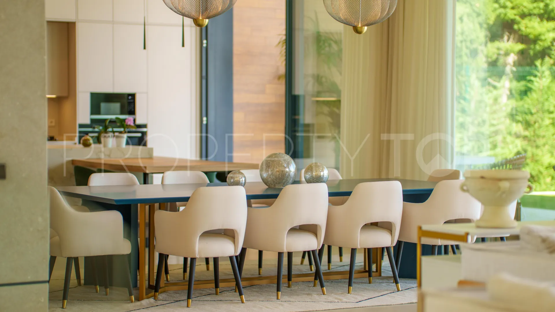 Villa for sale in Guadalmina Alta