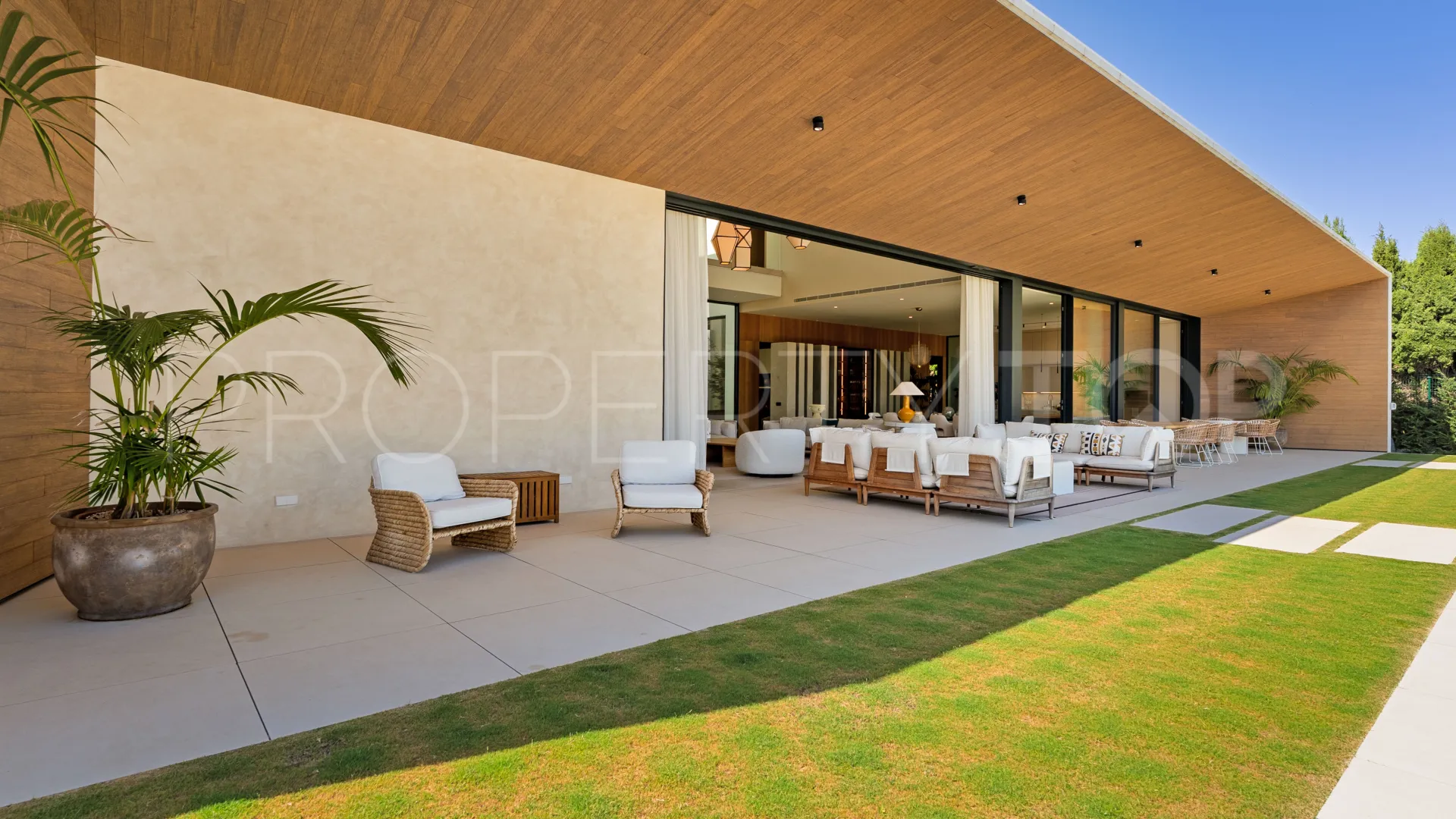 Villa for sale in Guadalmina Alta