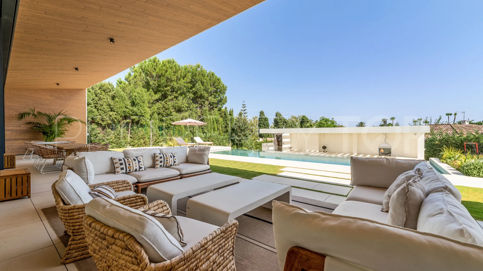 Villa for sale in Guadalmina Alta