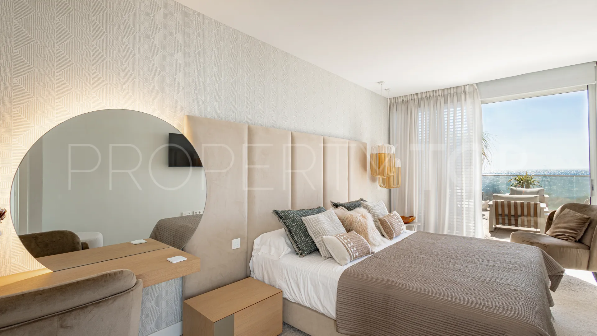 Estepona Playa, villa de 4 dormitorios en venta