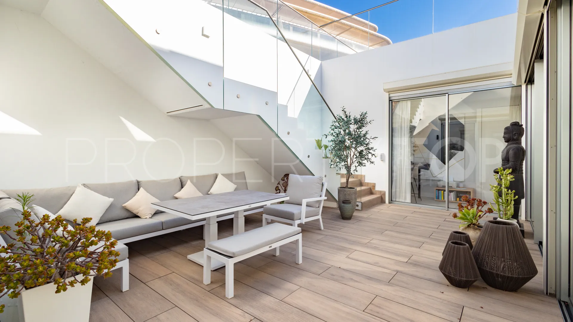 Estepona Playa, villa de 4 dormitorios en venta