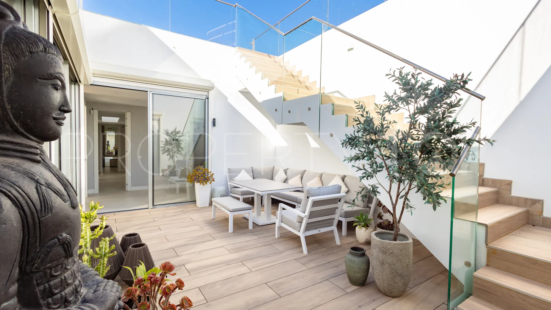 Estepona Playa, villa de 4 dormitorios en venta