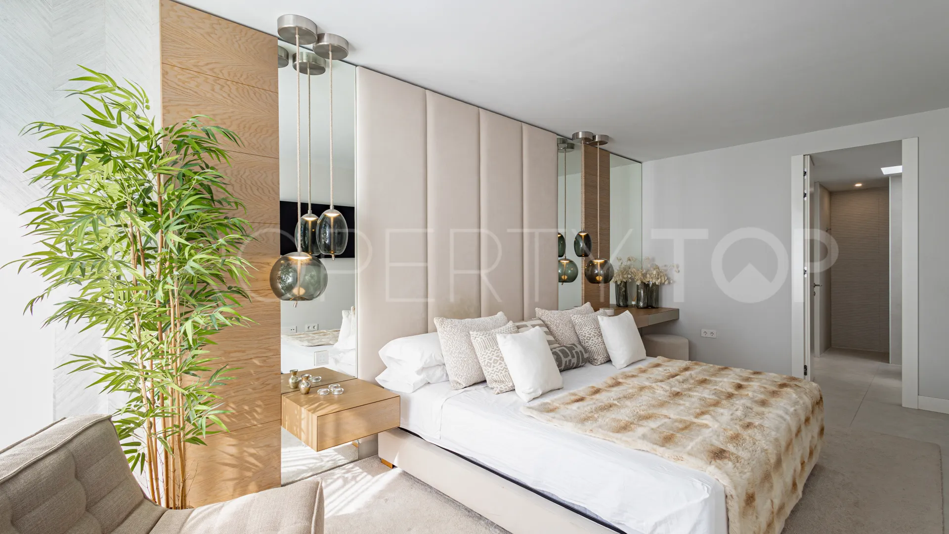 Estepona Playa, villa de 4 dormitorios en venta