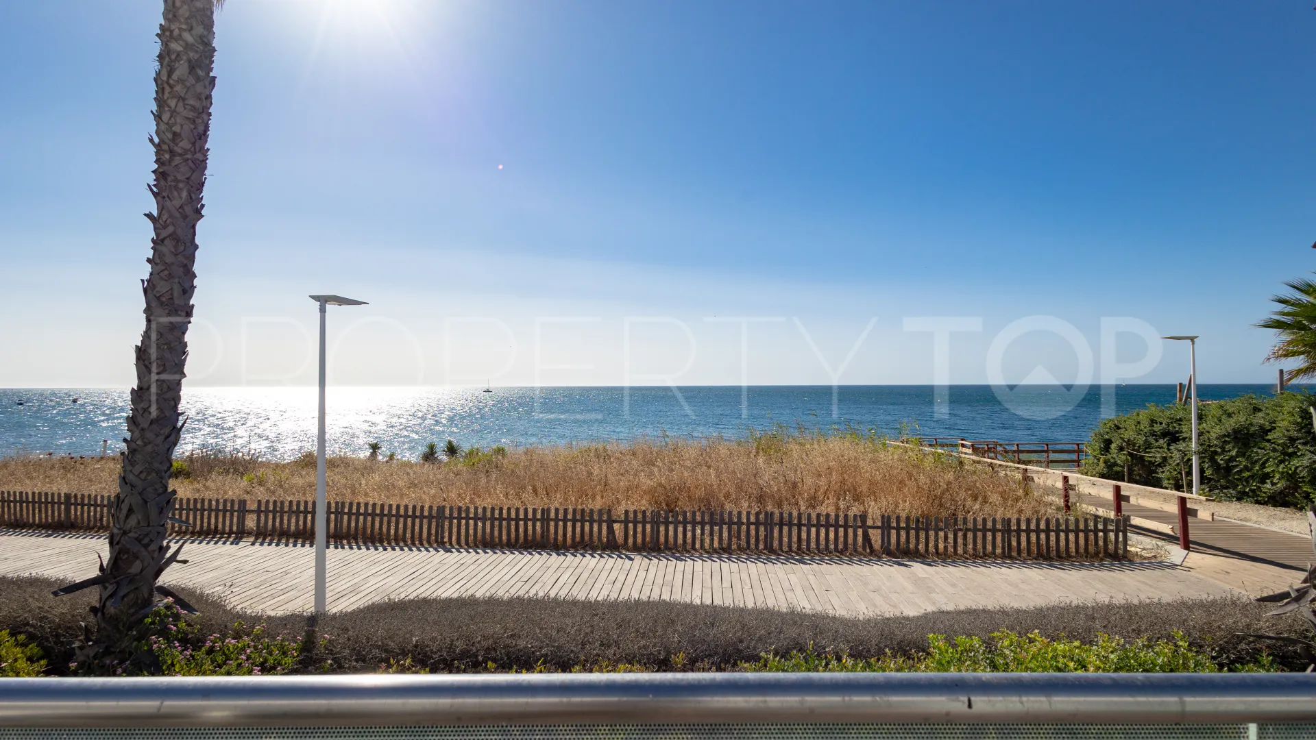 Estepona Playa, villa de 4 dormitorios en venta