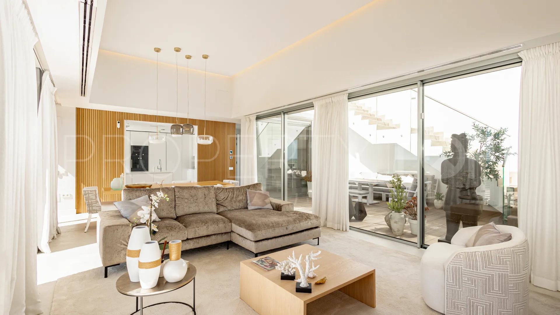 Estepona Playa, villa de 4 dormitorios en venta