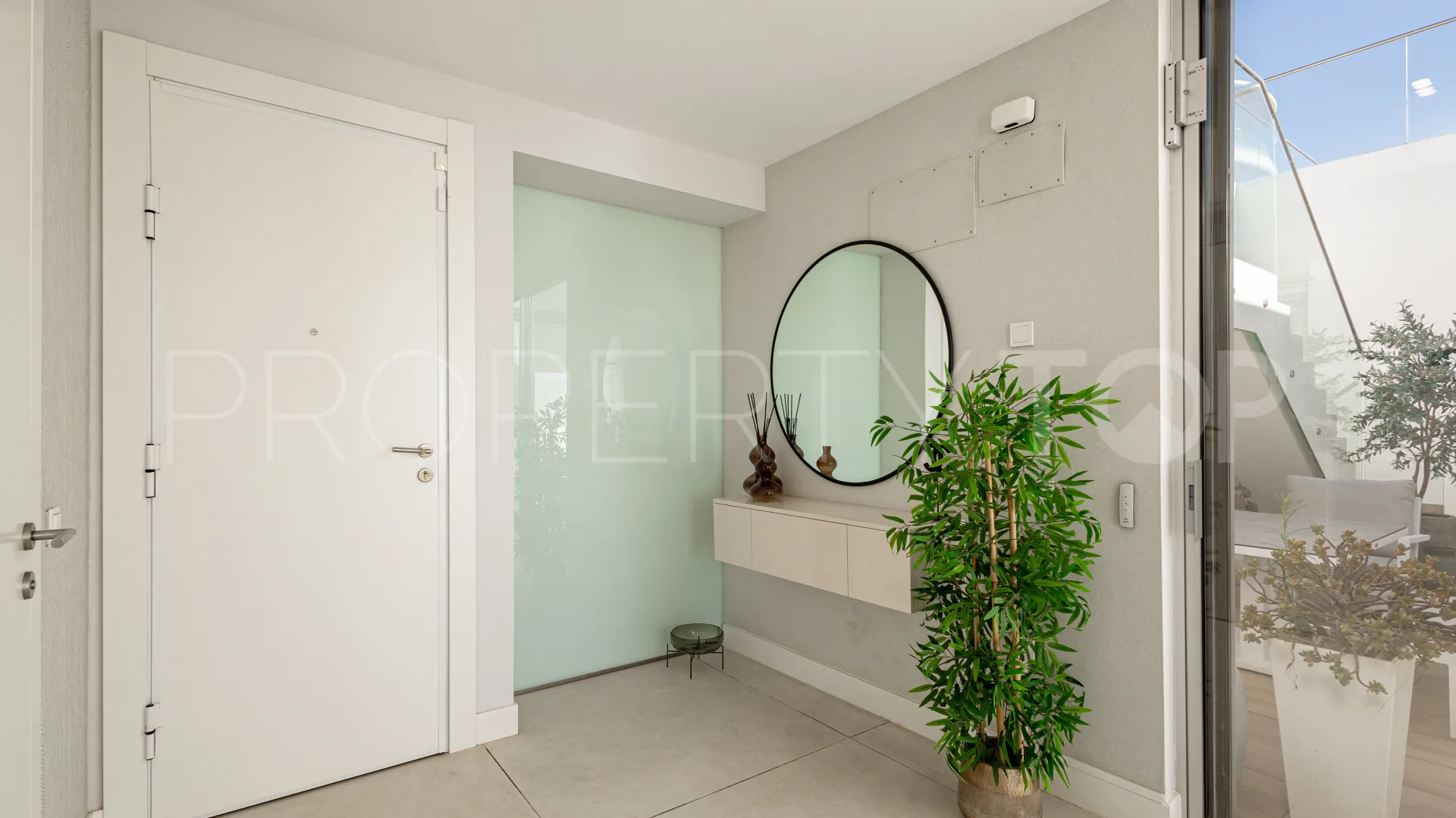 Estepona Playa, villa de 4 dormitorios en venta