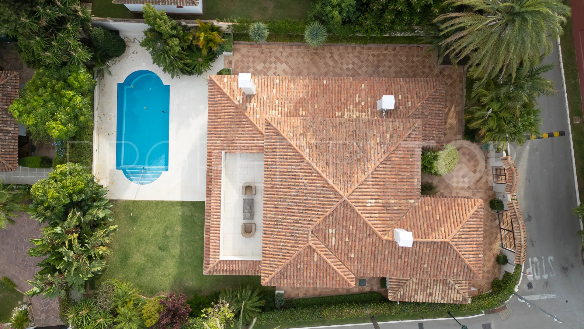 For sale Los Monteros villa with 5 bedrooms