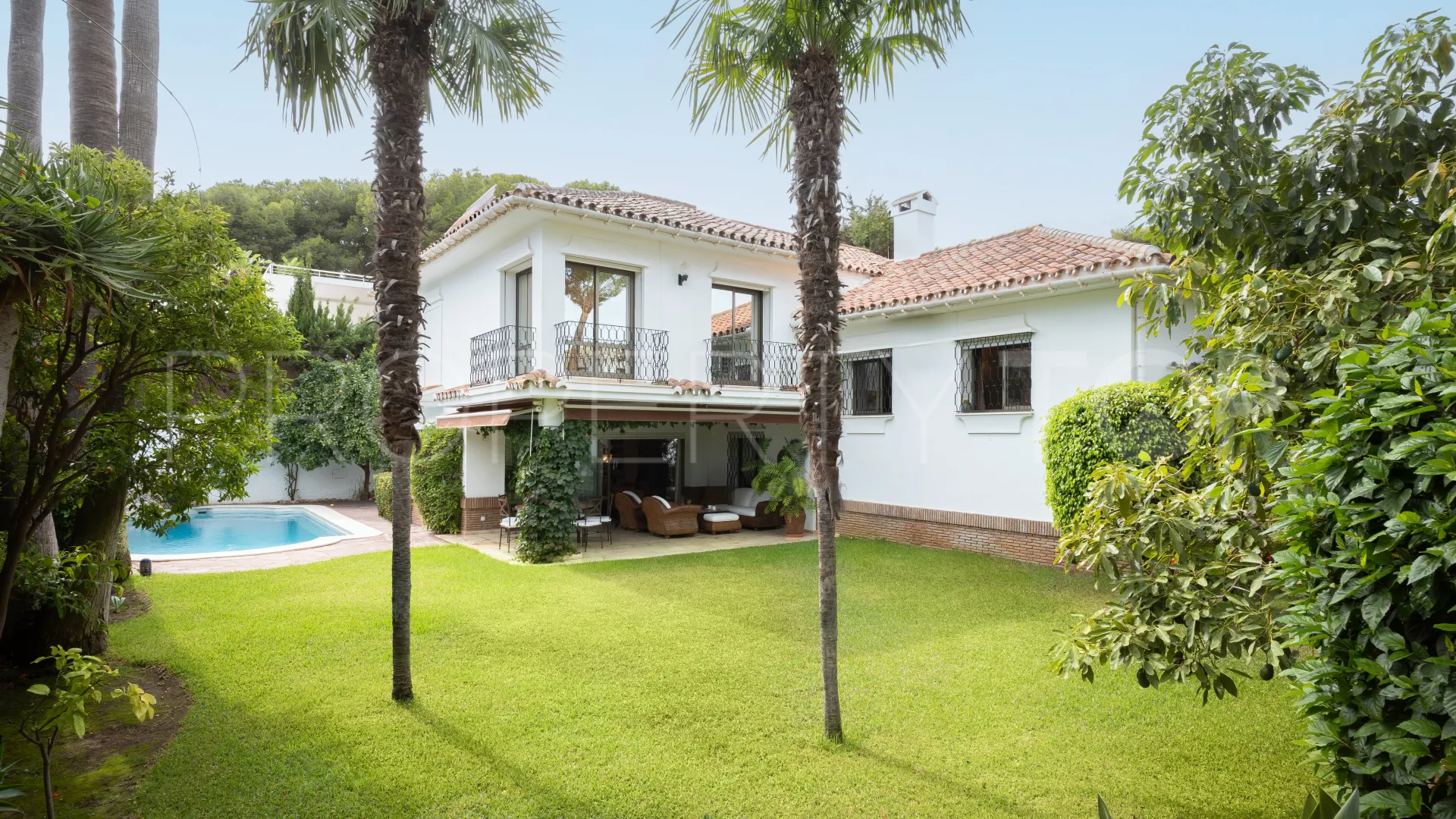 For sale Los Monteros villa with 5 bedrooms