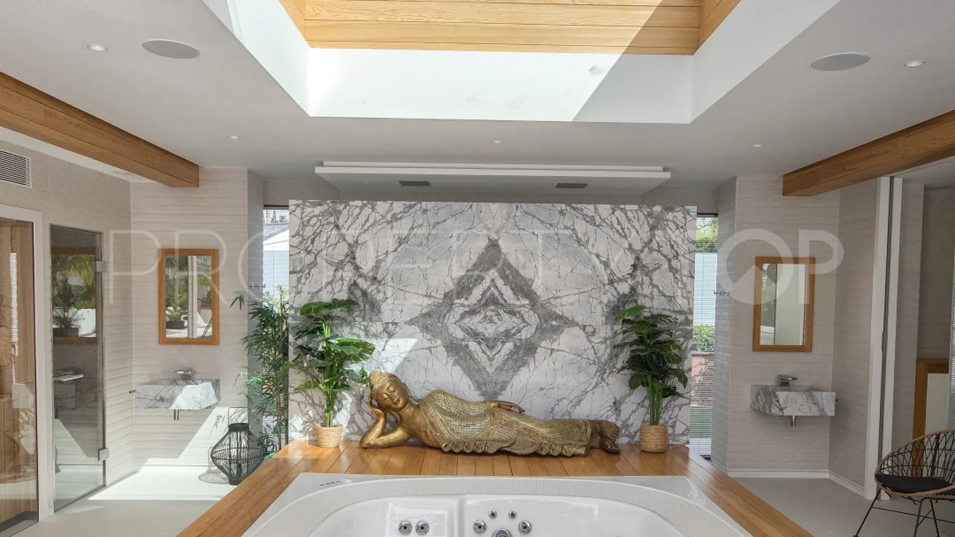 11 bedrooms villa for sale in El Pilar