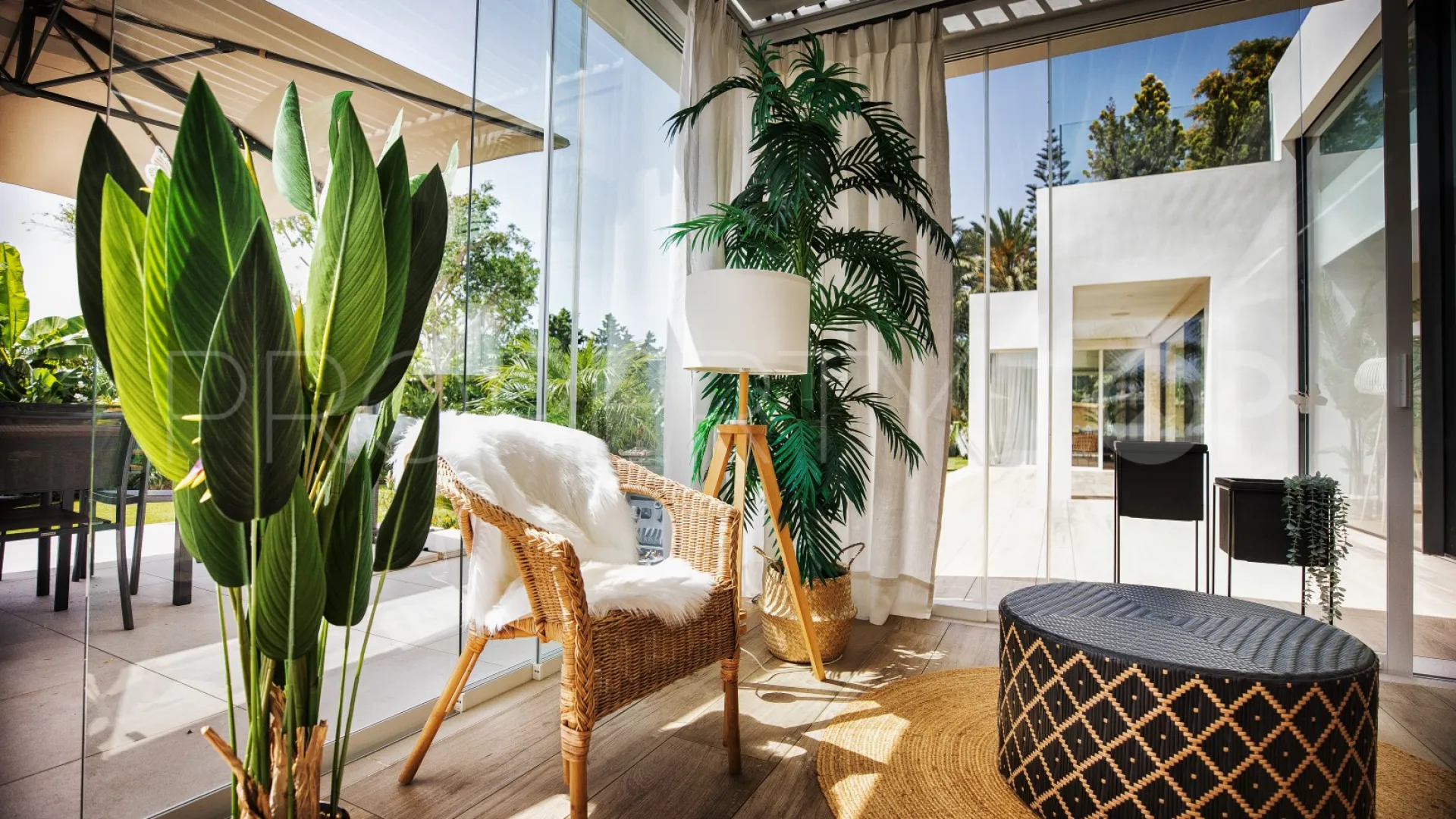 11 bedrooms villa for sale in El Pilar