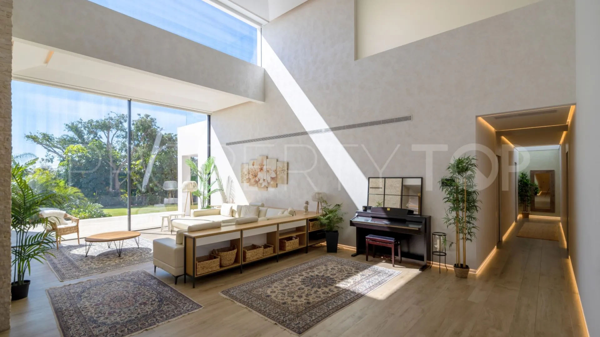 11 bedrooms villa for sale in El Pilar