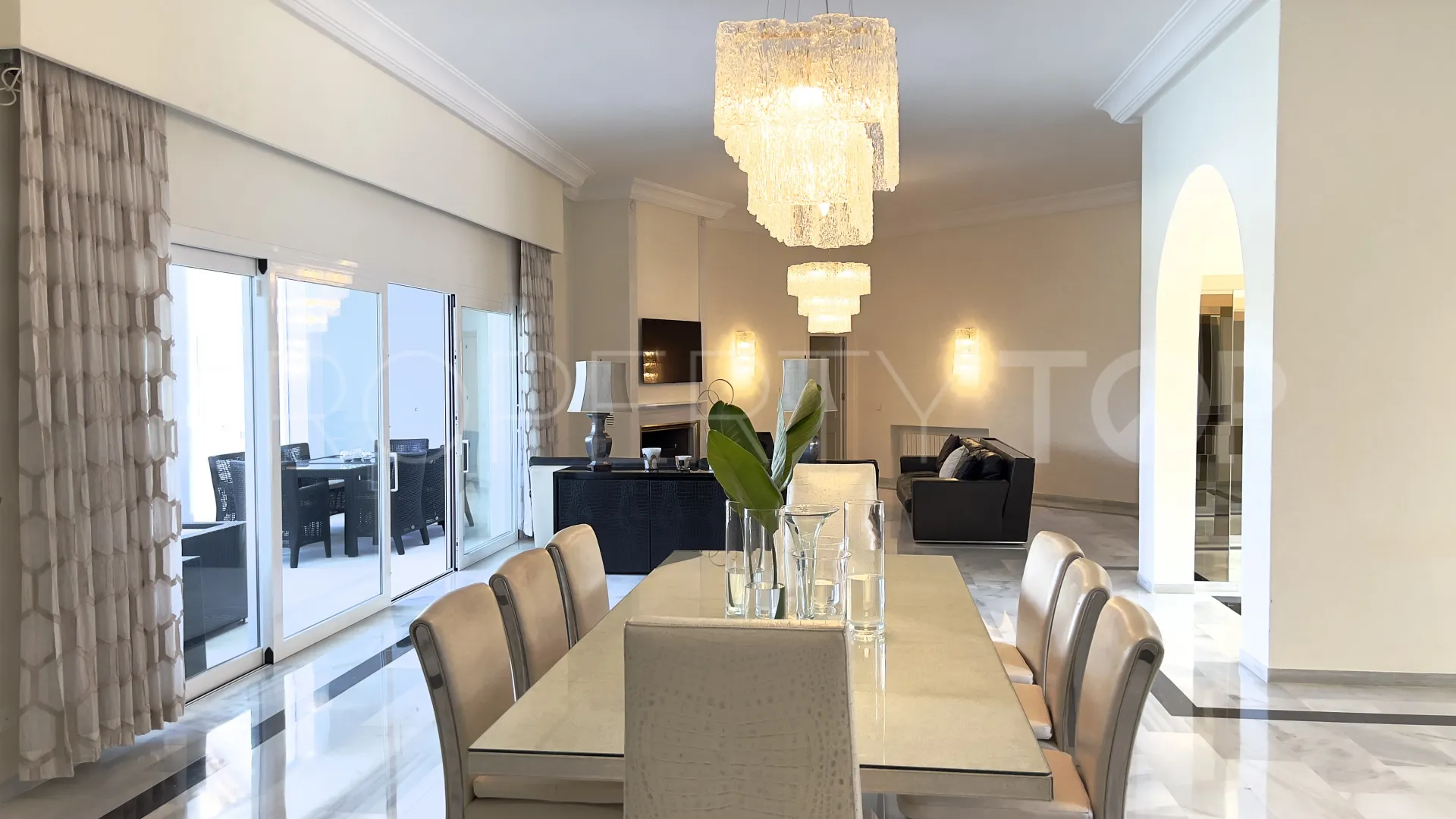 For sale villa in El Paraiso