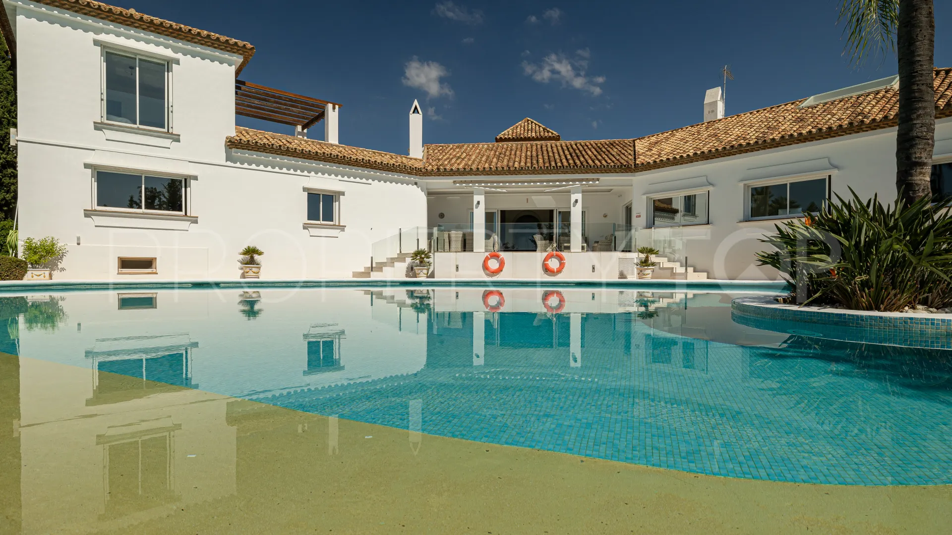 For sale villa in El Paraiso