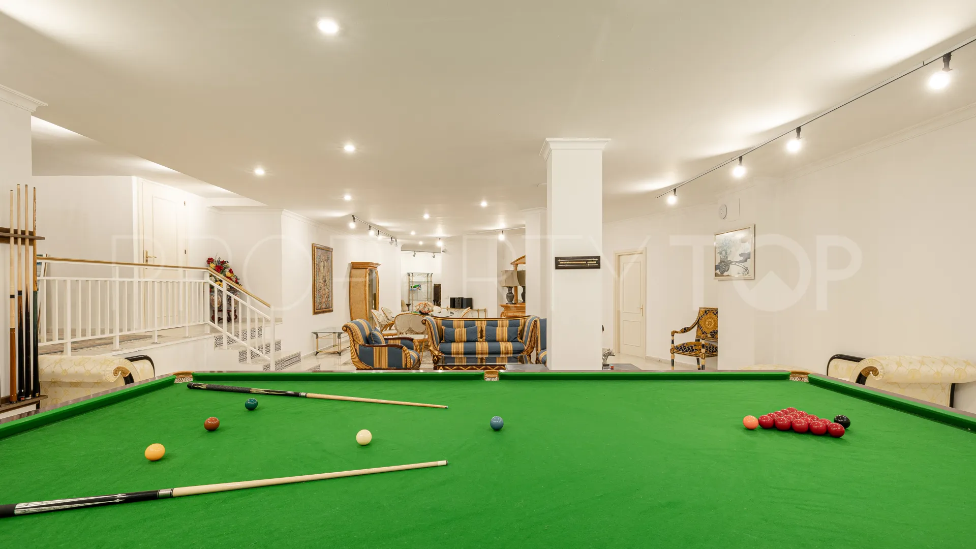 For sale villa in El Paraiso