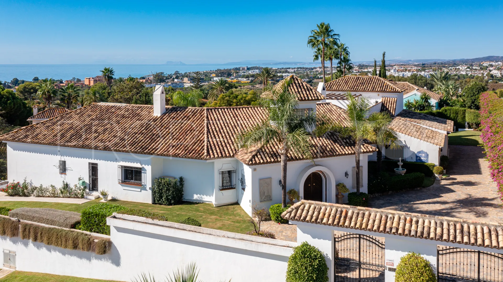 For sale villa in El Paraiso