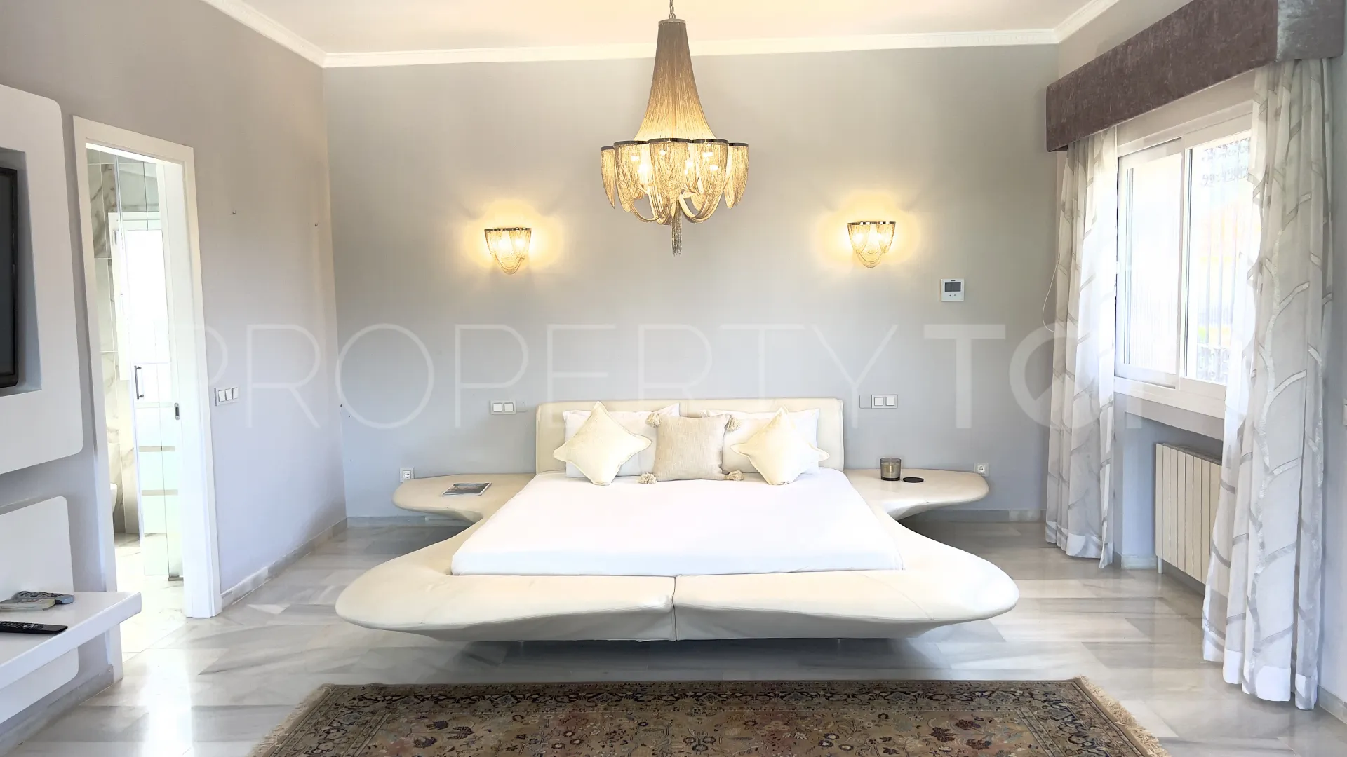 For sale villa in El Paraiso