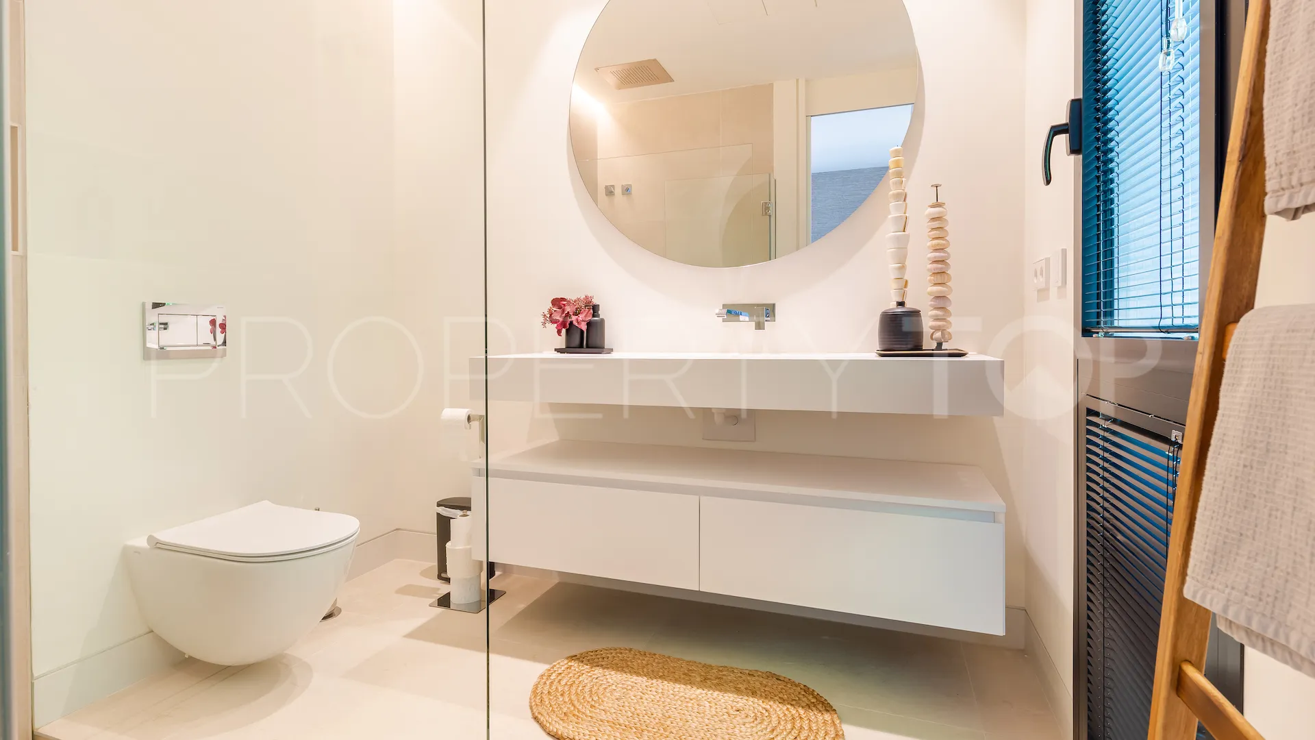 4 bedrooms Marbesa villa for sale