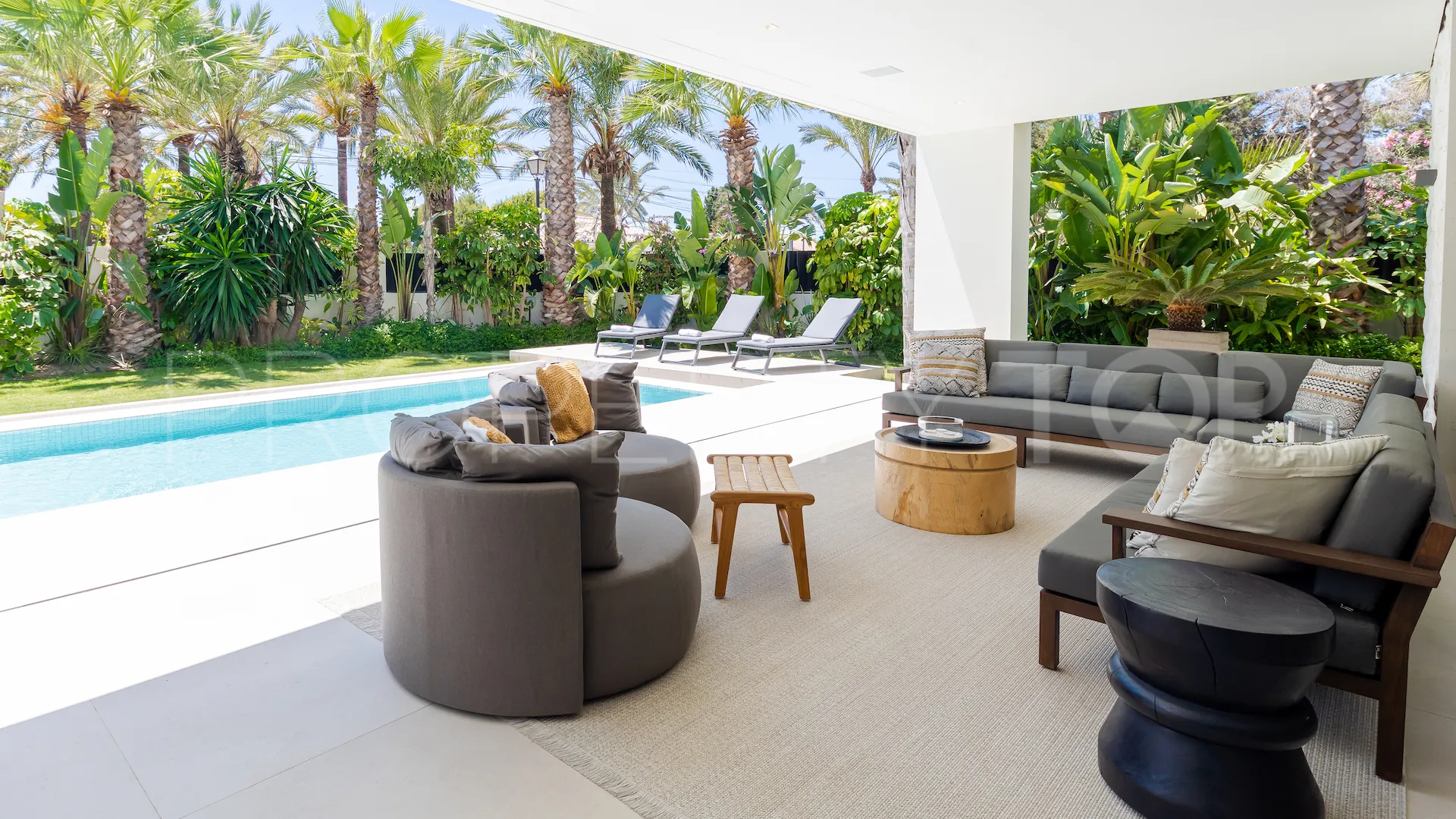 4 bedrooms Marbesa villa for sale