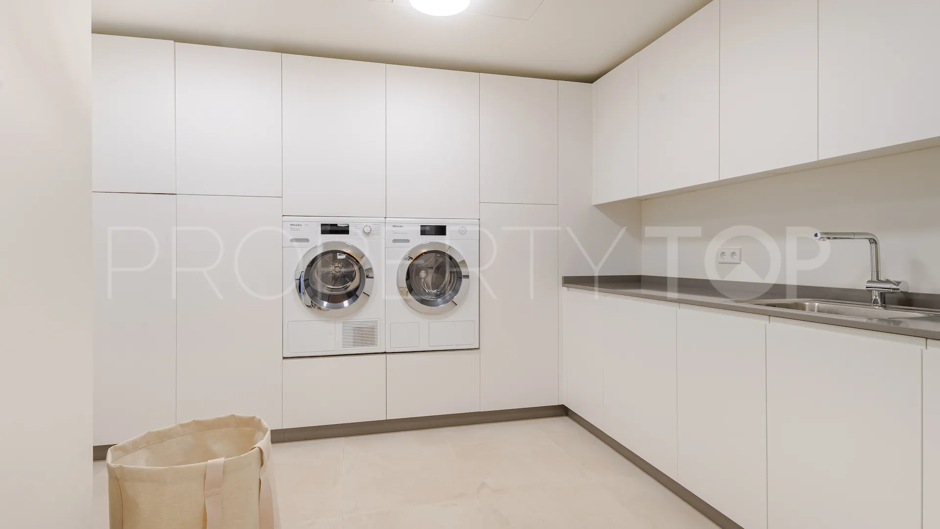 4 bedrooms Marbesa villa for sale