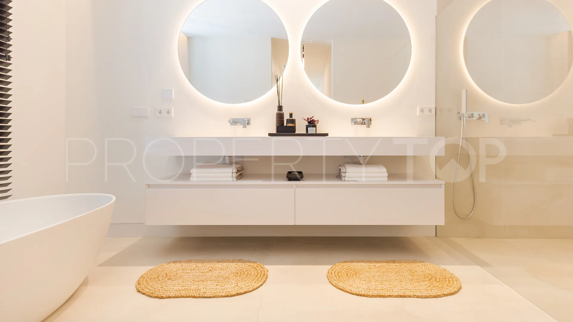 4 bedrooms Marbesa villa for sale