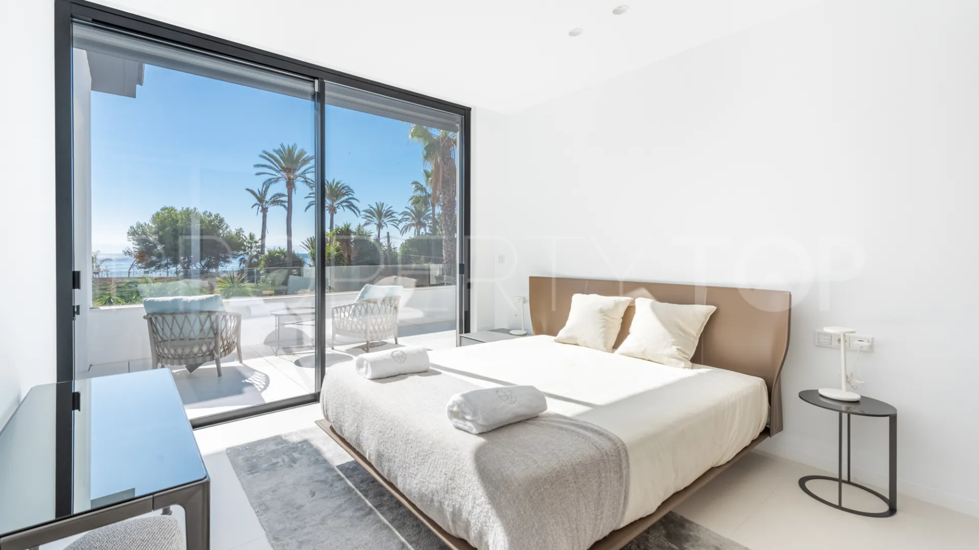 Villa with 6 bedrooms for sale in Cortijo Blanco
