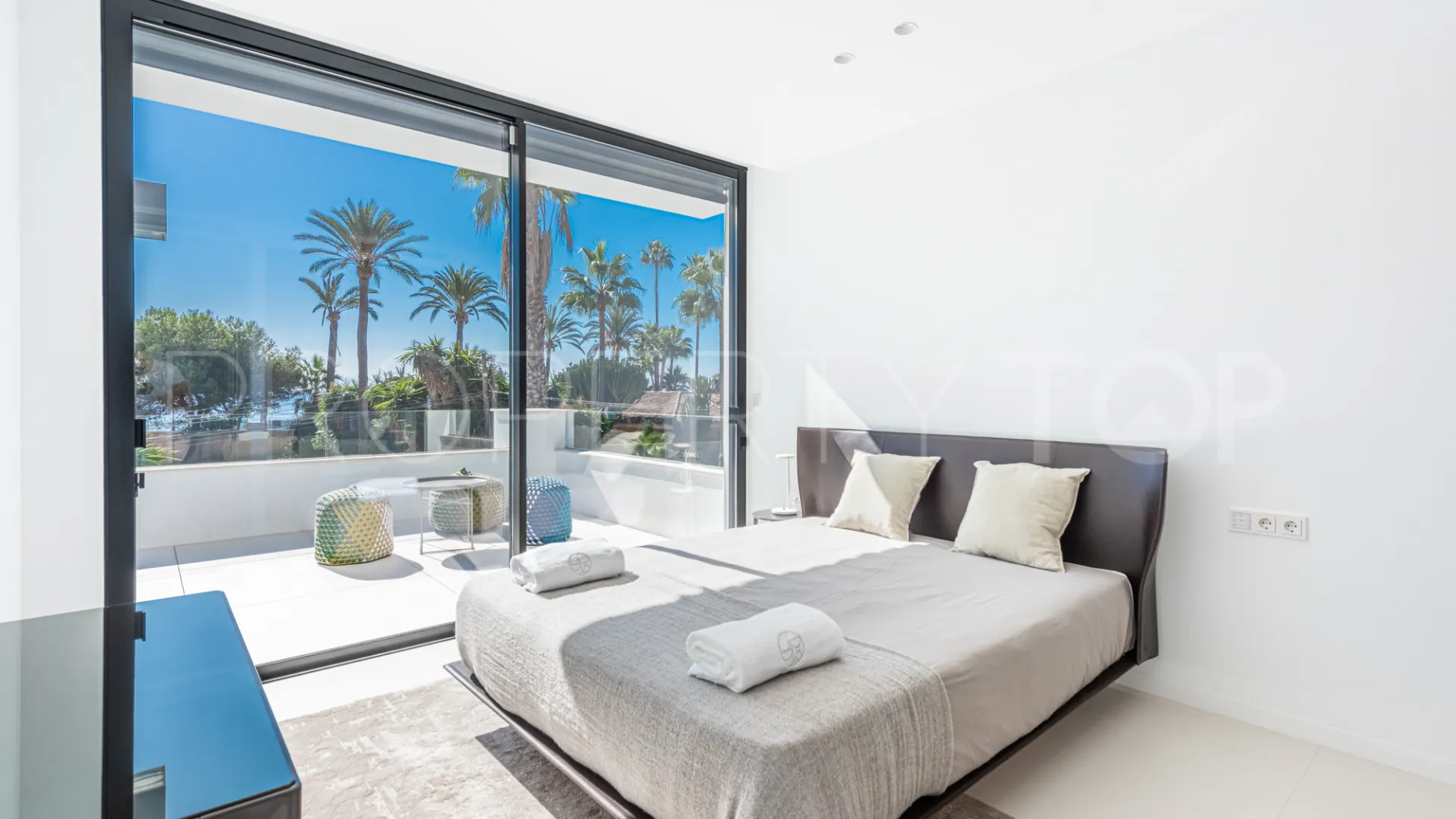 Villa with 6 bedrooms for sale in Cortijo Blanco