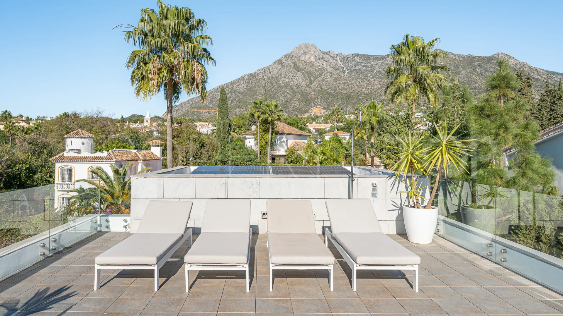 4 bedrooms Nagüeles villa for sale