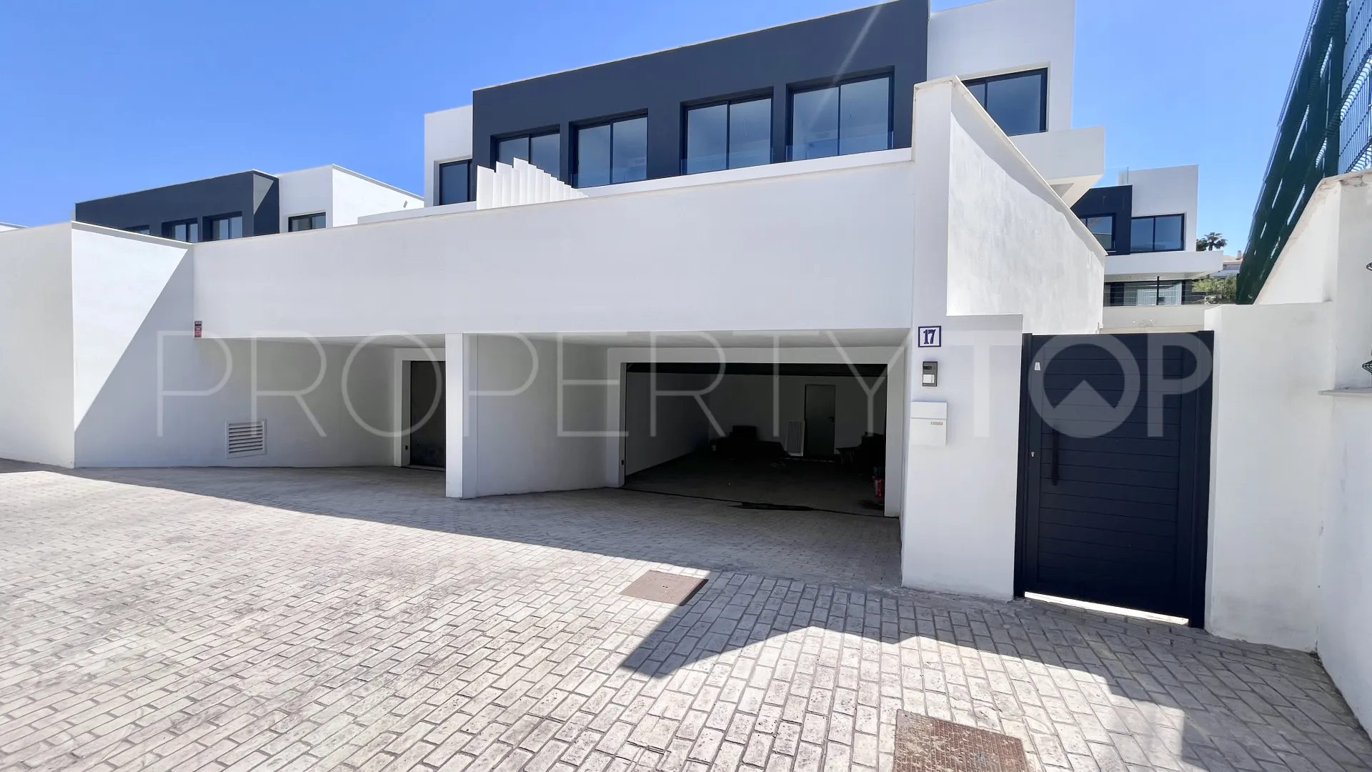 Se vende villa pareada en Serene Atalaya