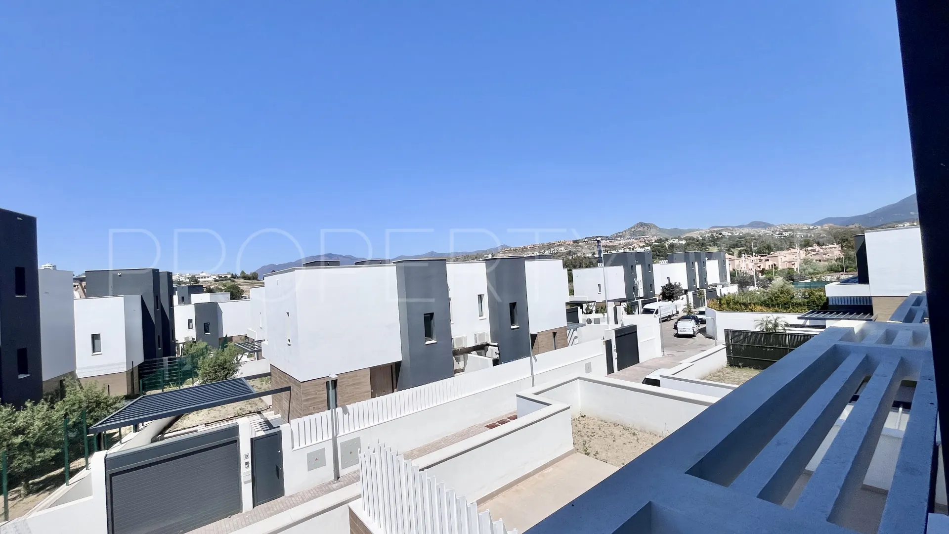 Se vende villa pareada en Serene Atalaya