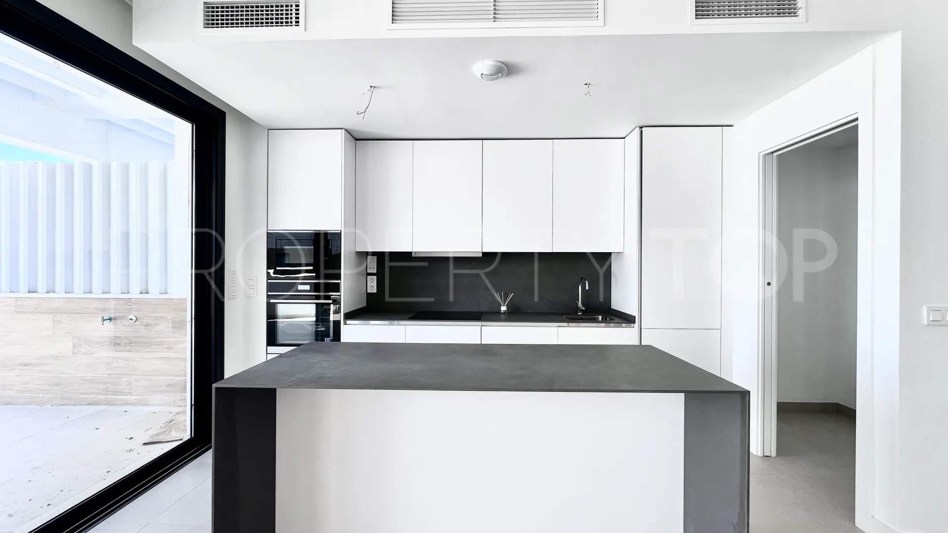 Se vende villa pareada en Serene Atalaya