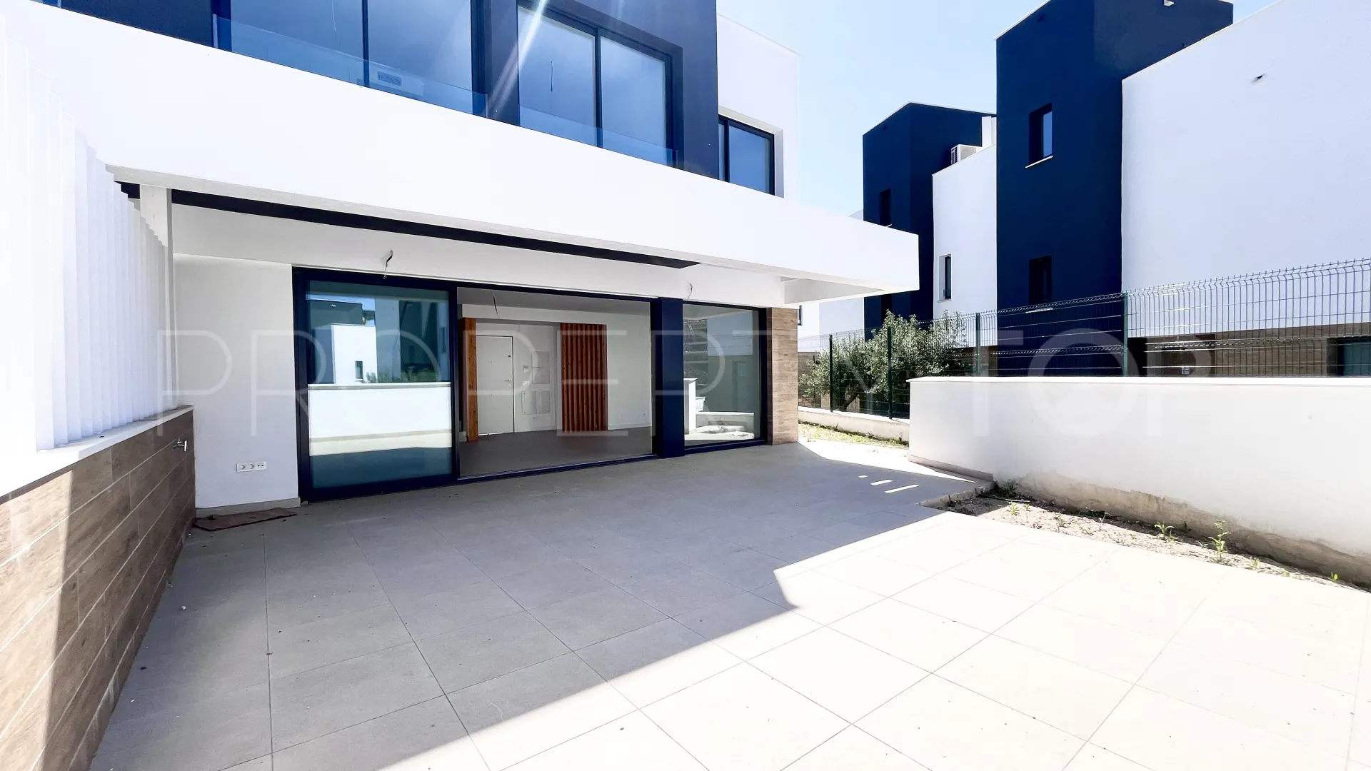 Se vende villa pareada en Serene Atalaya