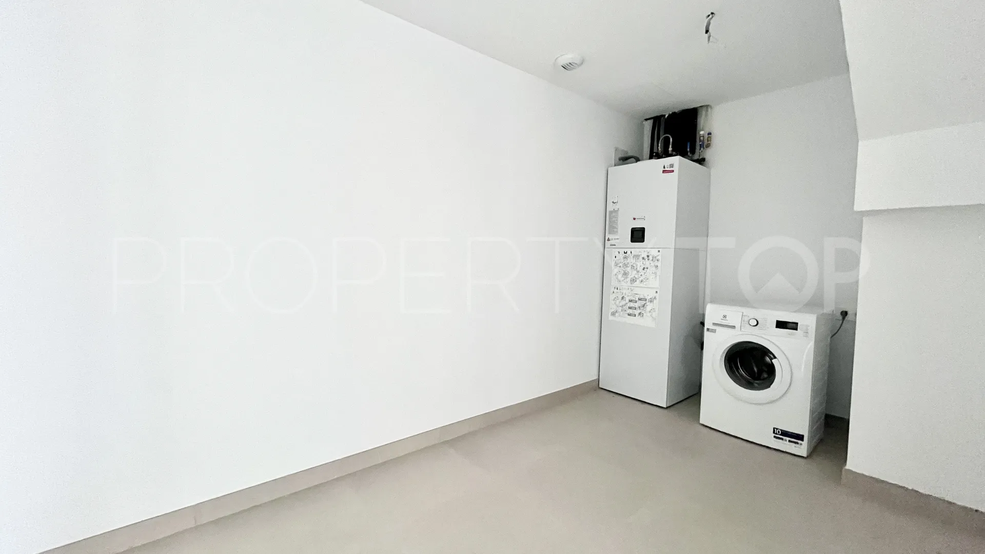 Se vende villa pareada en Serene Atalaya