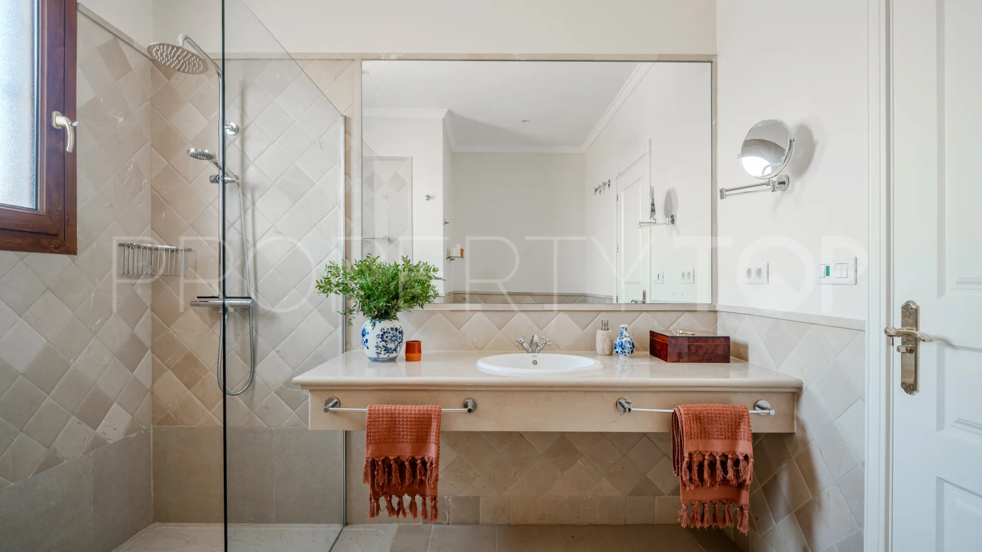 Town house for sale in Paraiso Hills