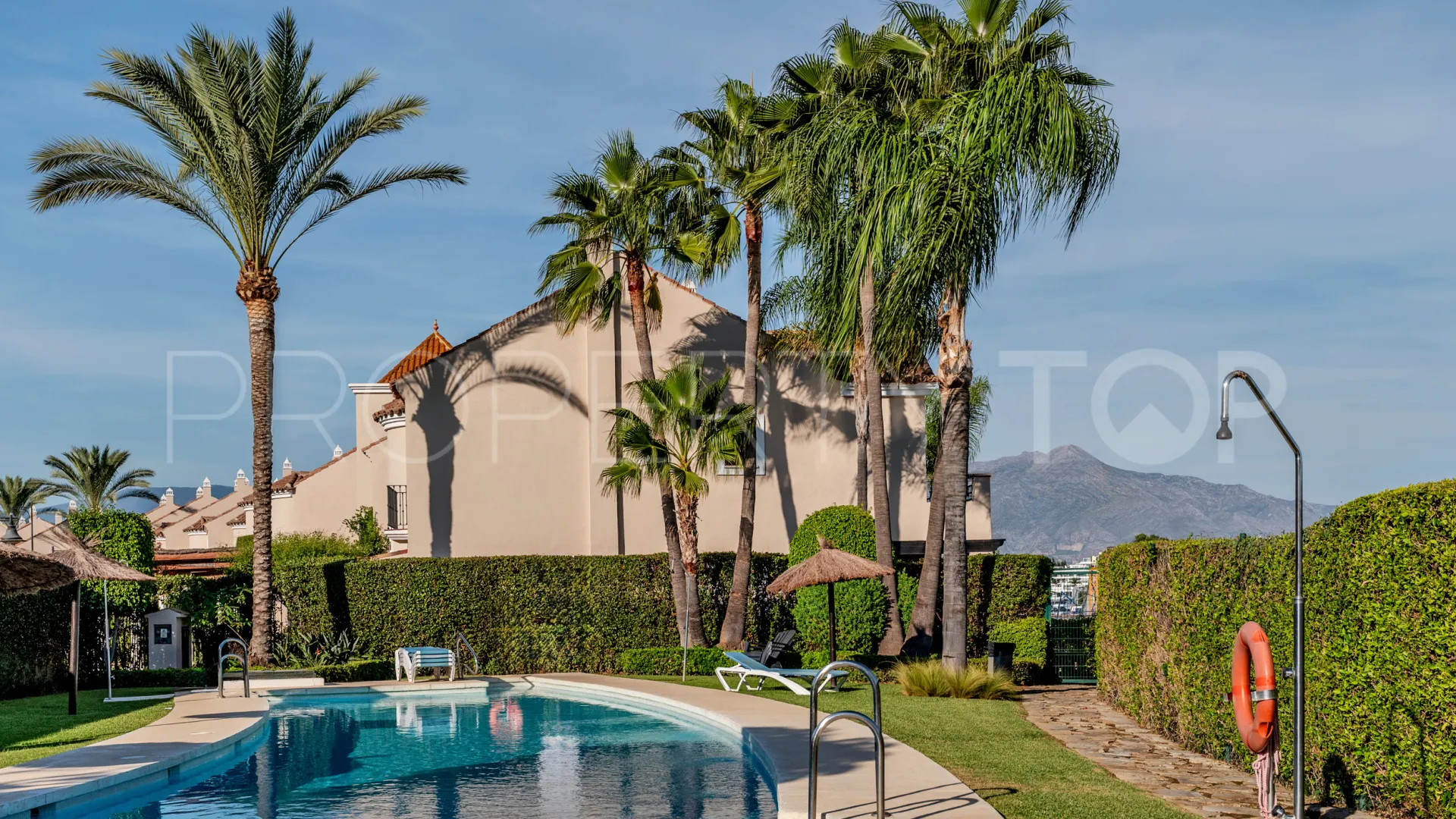 Town house for sale in Paraiso Hills