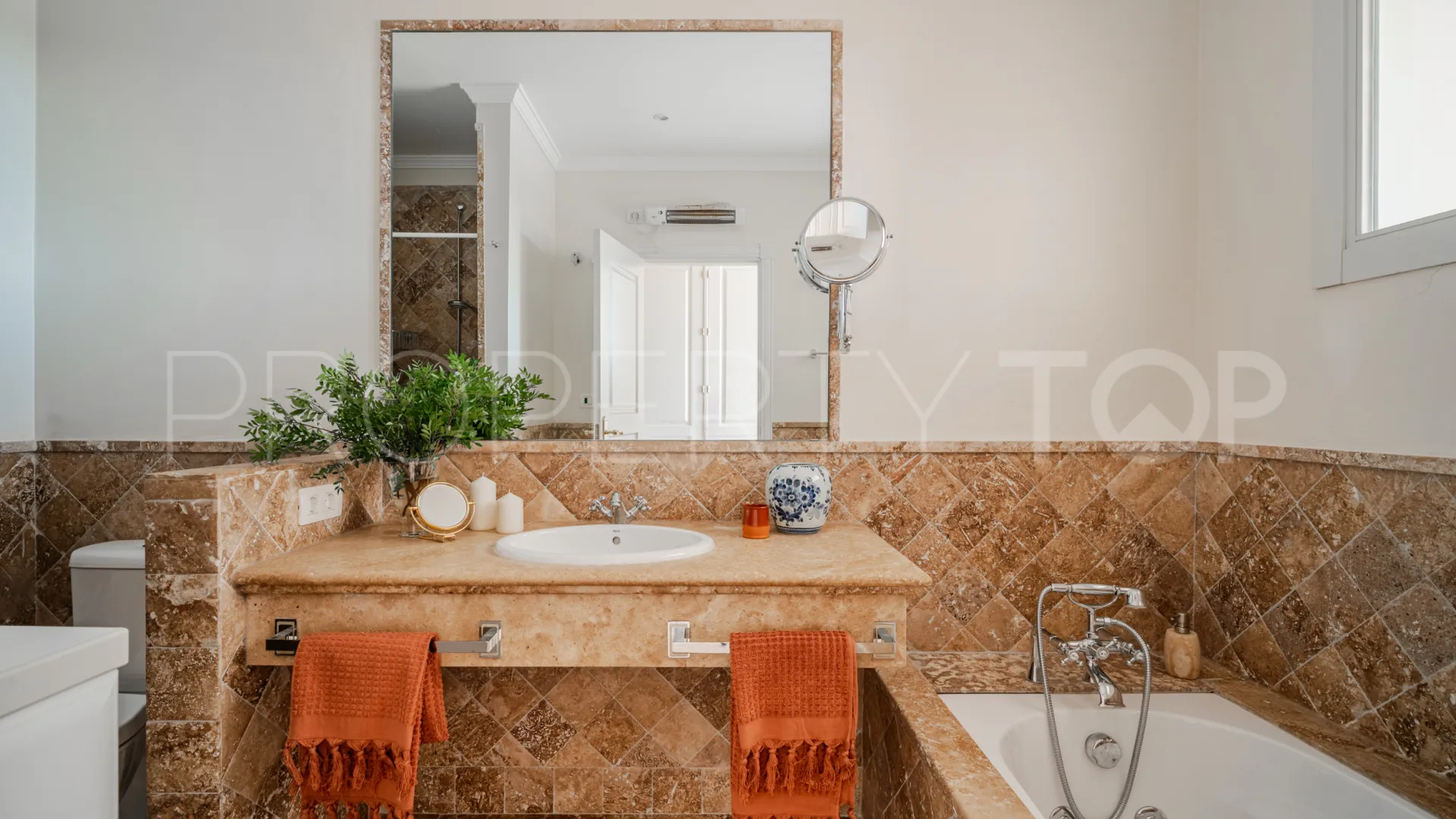 Town house for sale in Paraiso Hills