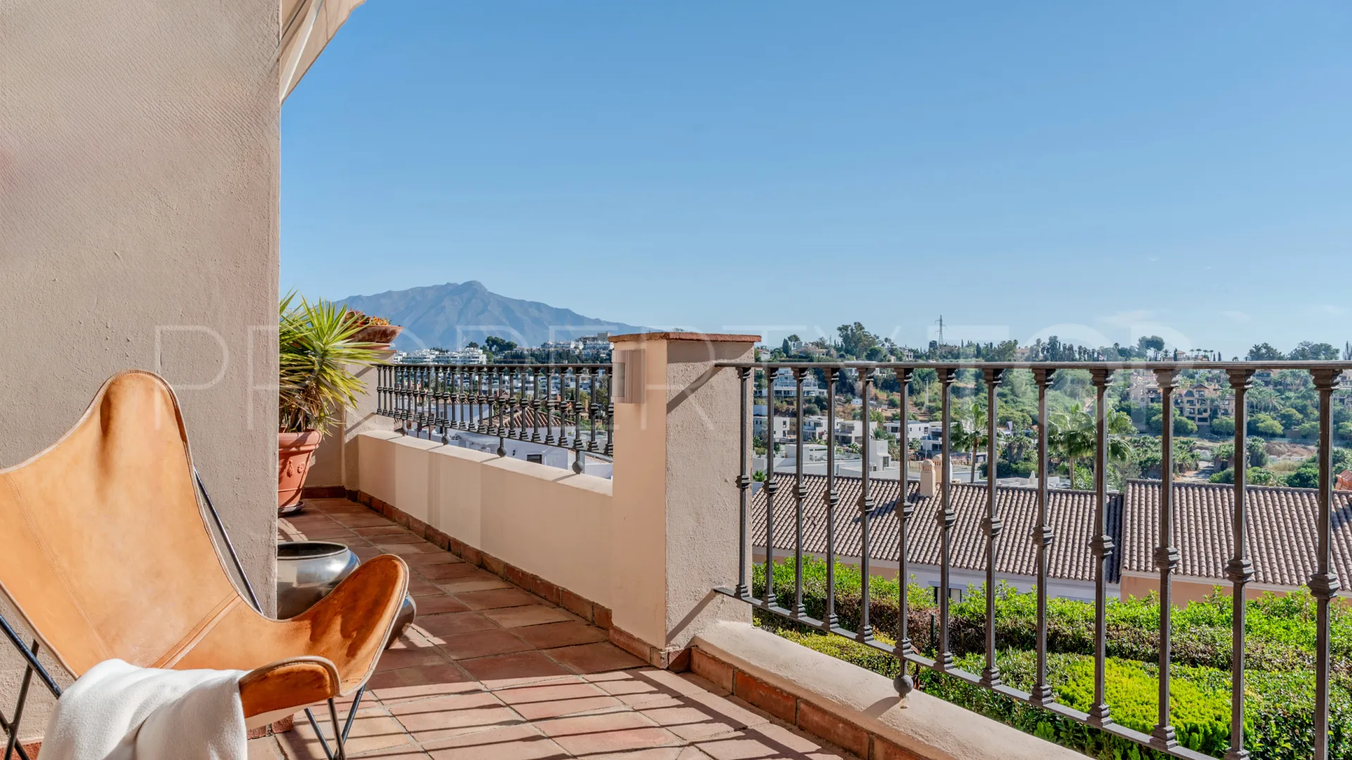 Town house for sale in Paraiso Hills
