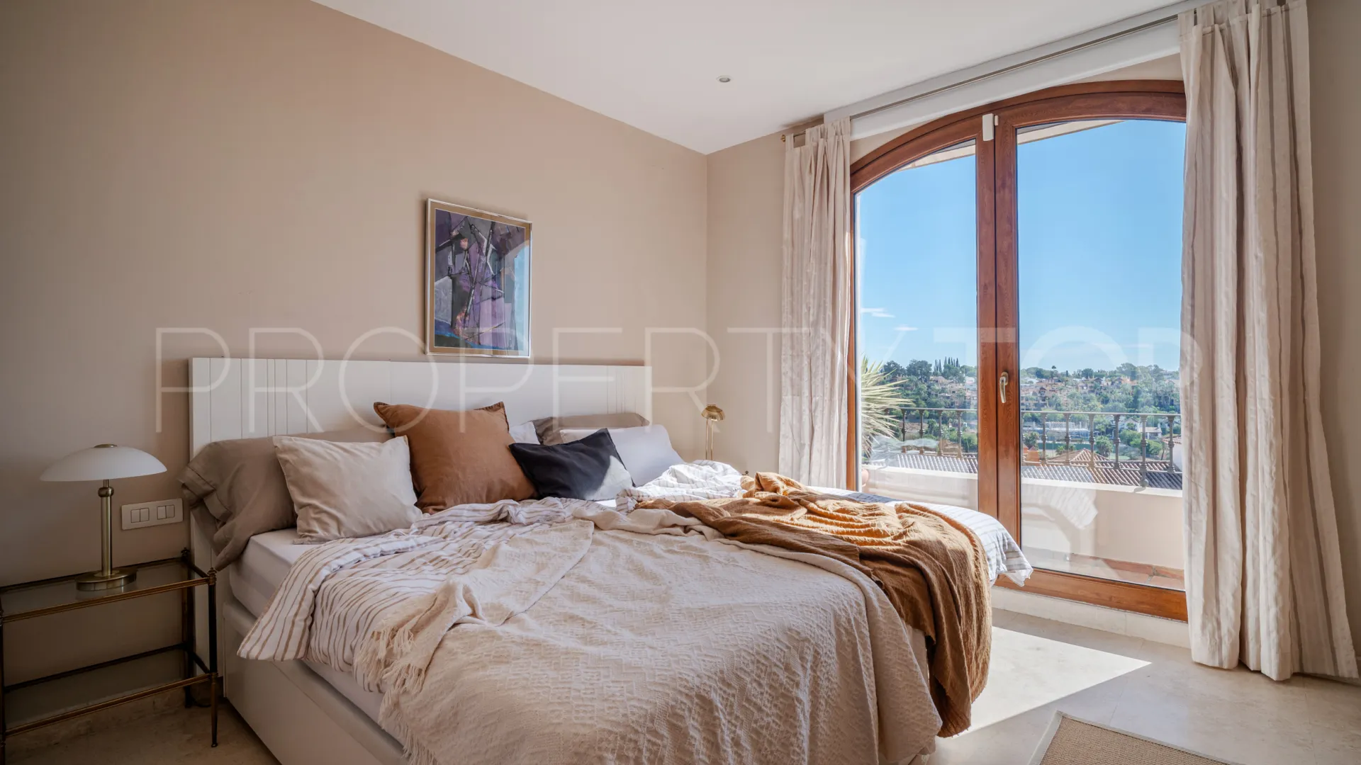 Town house for sale in Paraiso Hills