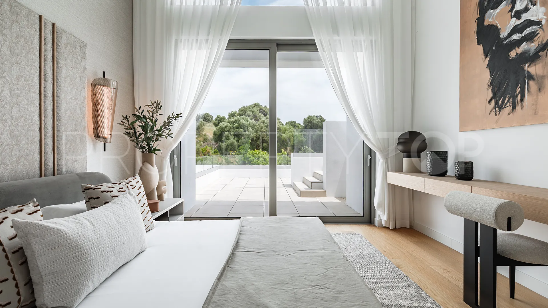 For sale 5 bedrooms villa in King's Hills