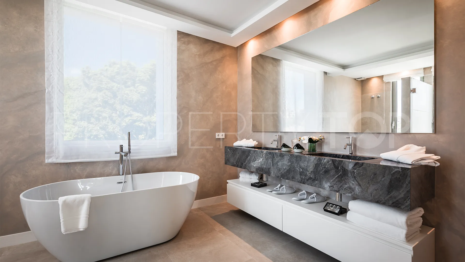Villa con 5 dormitorios en venta en King's Hills