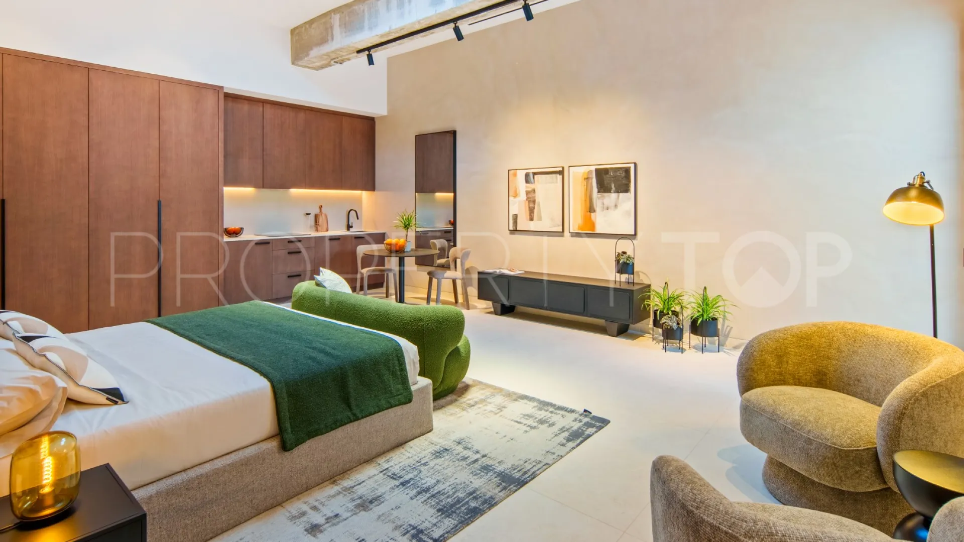 Buy Nueva Andalucia 5 bedrooms villa