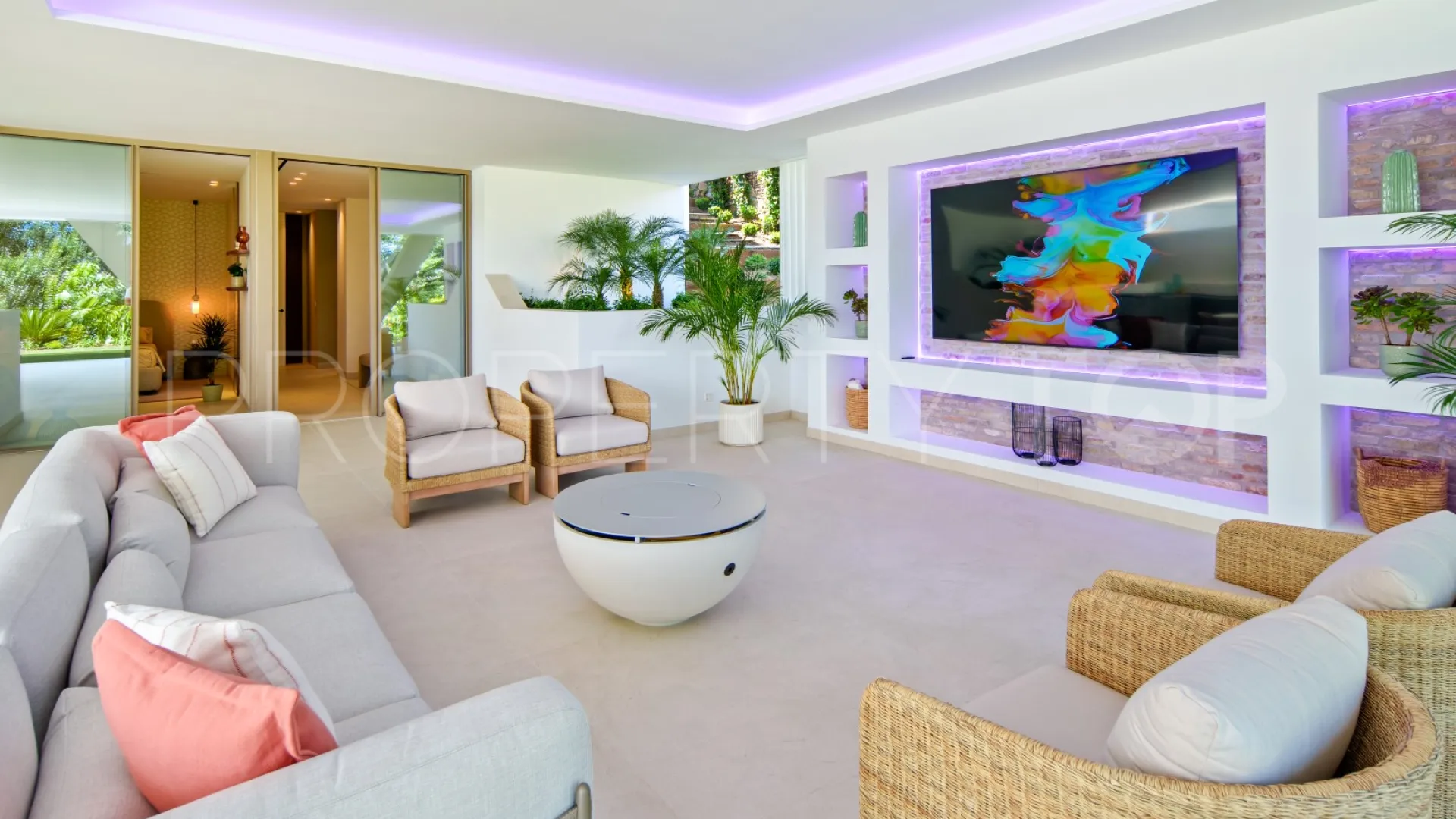 Buy Nueva Andalucia 5 bedrooms villa