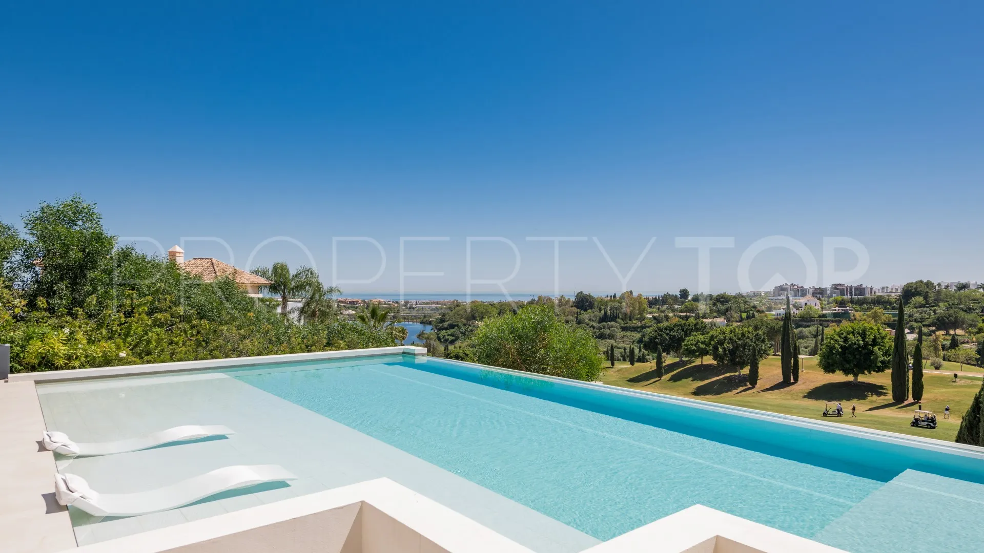 5 bedrooms villa for sale in Los Flamingos Golf