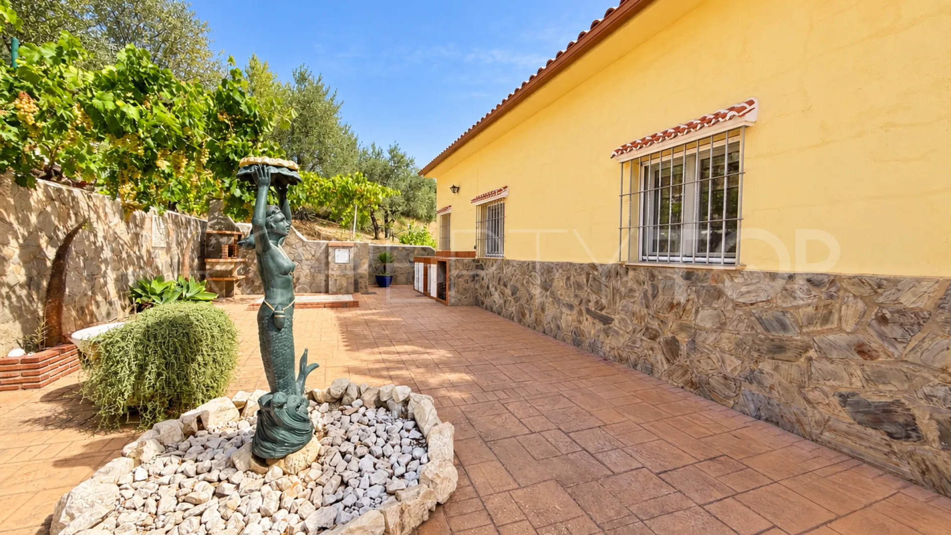 4 bedrooms country house in Monda for sale