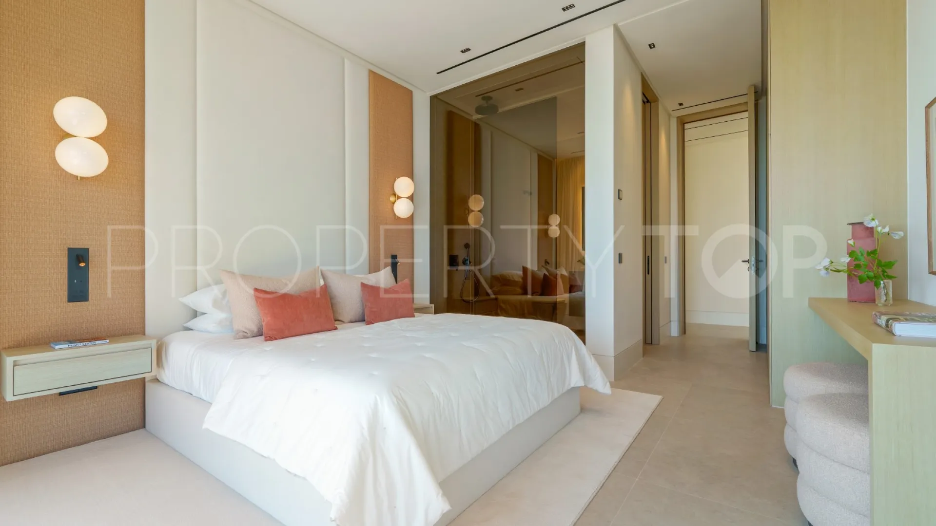 For sale villa in El Herrojo with 8 bedrooms