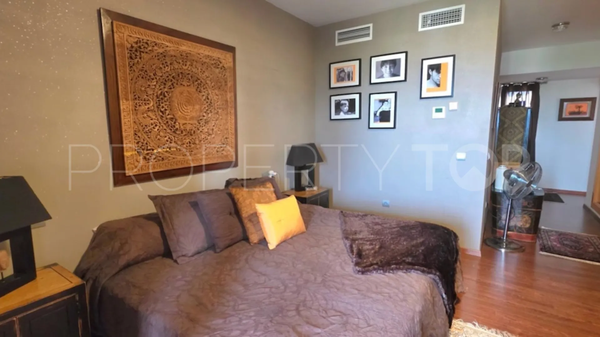 For sale town house with 3 bedrooms in Benahavis