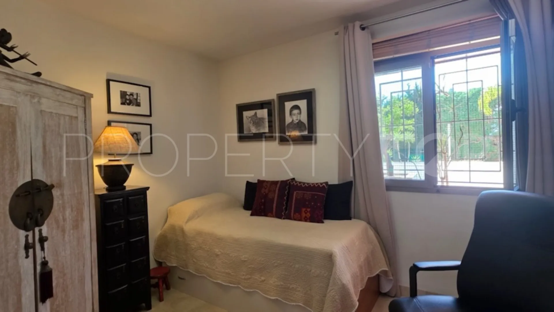 For sale town house with 3 bedrooms in Benahavis