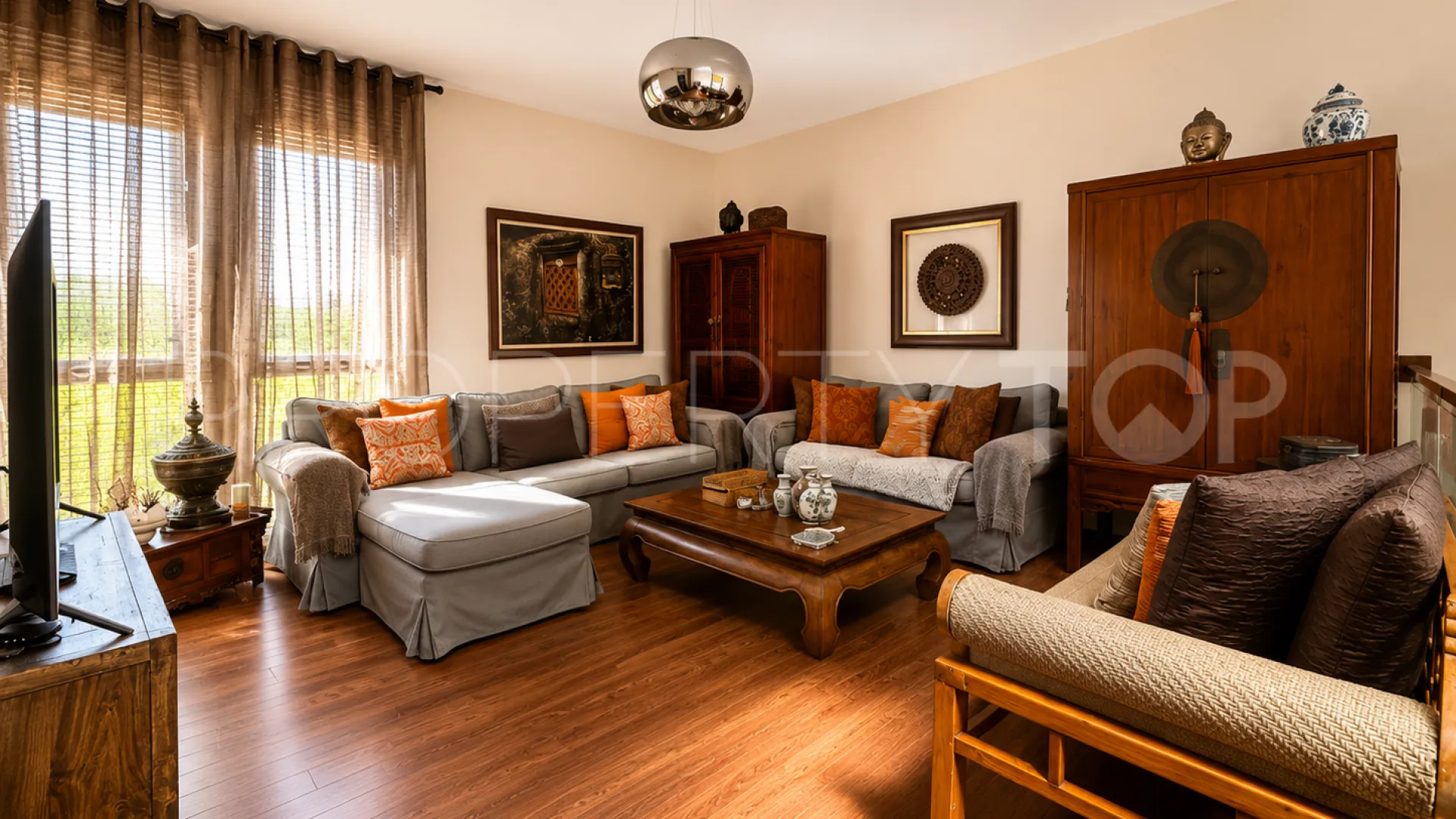 For sale town house with 3 bedrooms in Benahavis