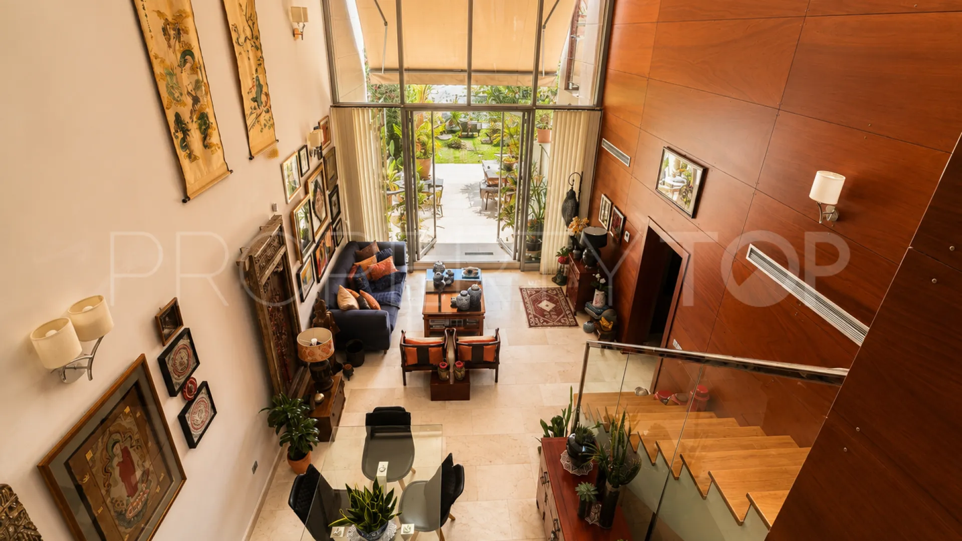 For sale town house with 3 bedrooms in Benahavis