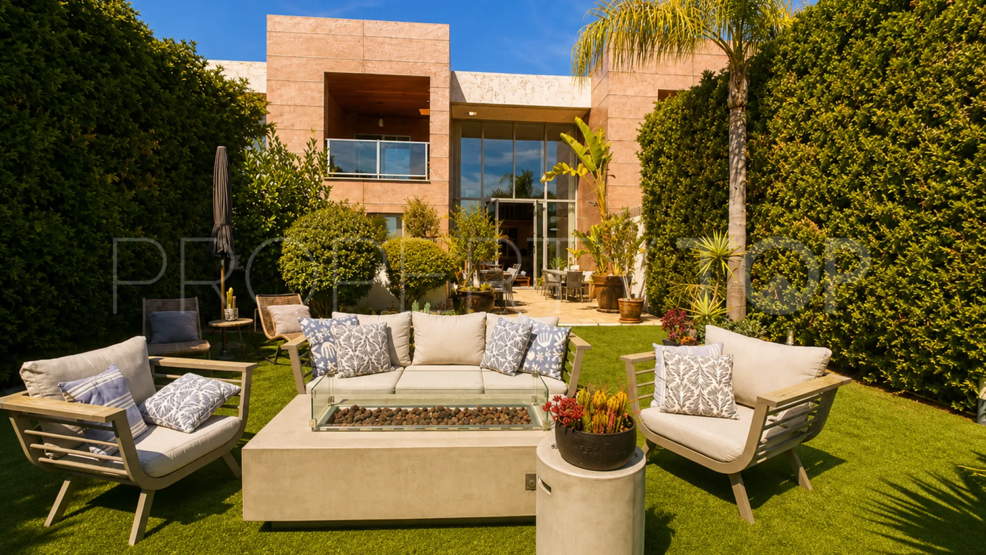 For sale town house with 3 bedrooms in Benahavis