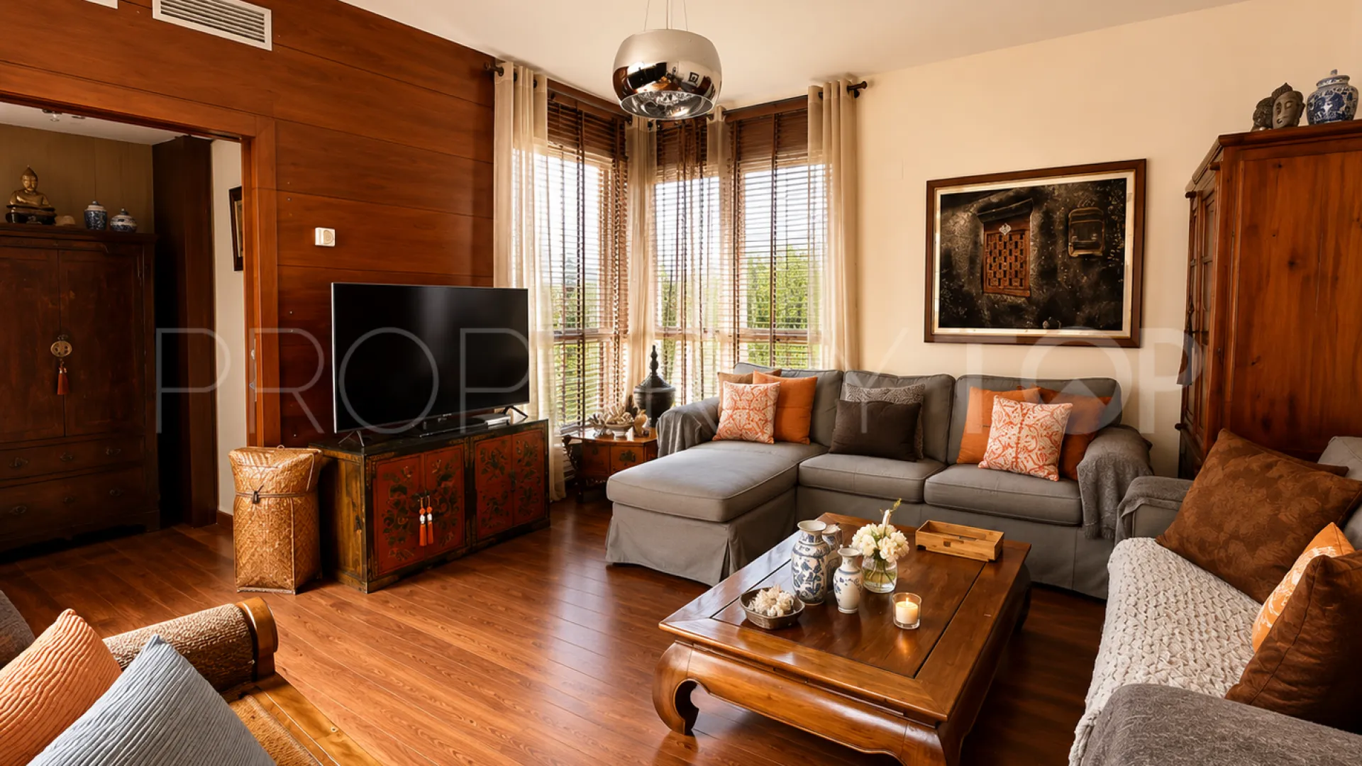 For sale town house with 3 bedrooms in Benahavis